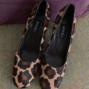 Women’s textured flower animal print shoes